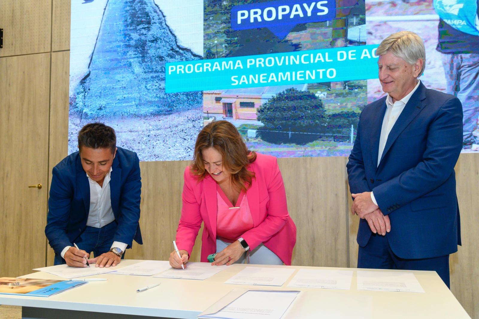 FERNANDA ALONSO FIRMÓ DOS CONVENIOS POR OBRAS PARA GENERAL PICO POR MÁS DE 155 MILLONES DE PESOS