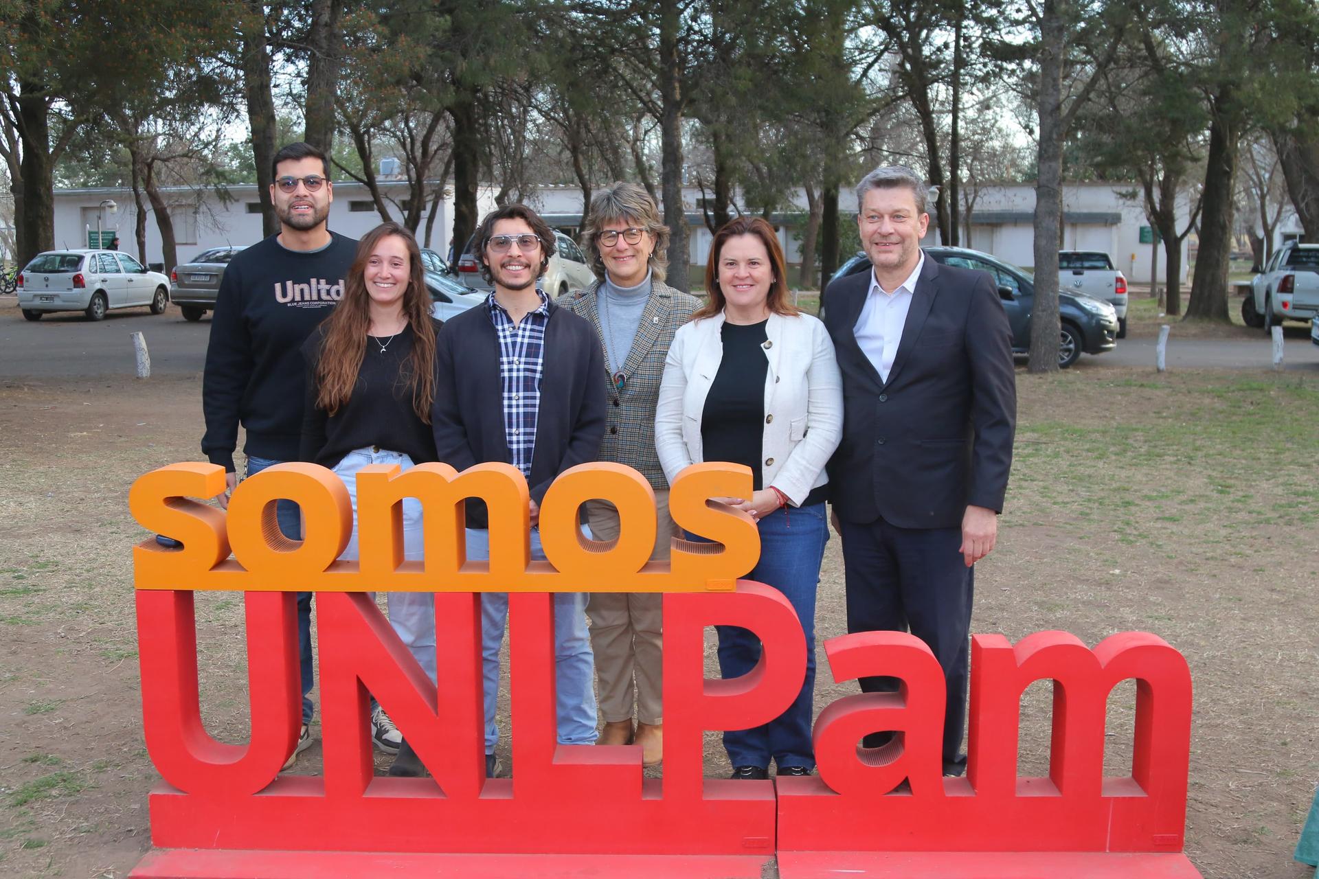 PRESENTARON EL PROGRAMA PERTENECER