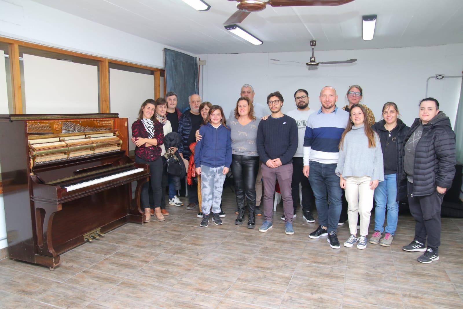 PRESENTARON LA RESTAURACIÓN DEL PIANO DONADO A LA MUNICIPALIDAD POR LA FAMILIA ZAMPIERI