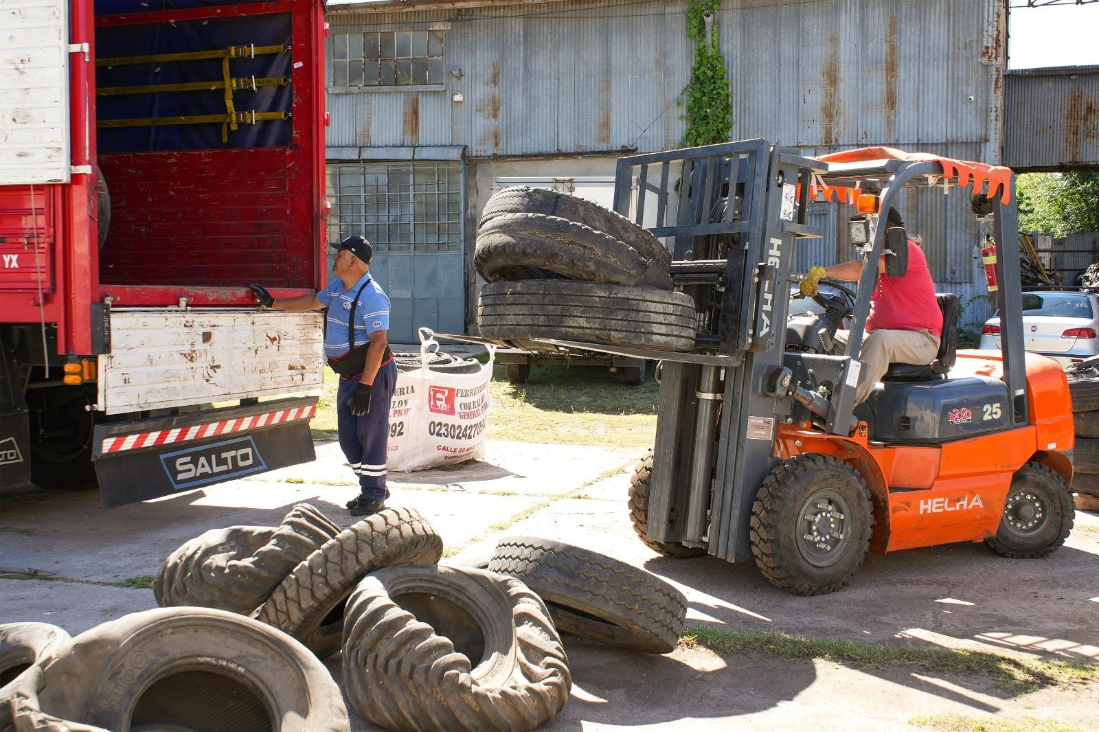 ENVÍO RÉCORD DE NEUMÁTICOS FUERA DE USO EN LO QUE VA DEL 2025: SE GESTIONARON 115 MIL KILOS